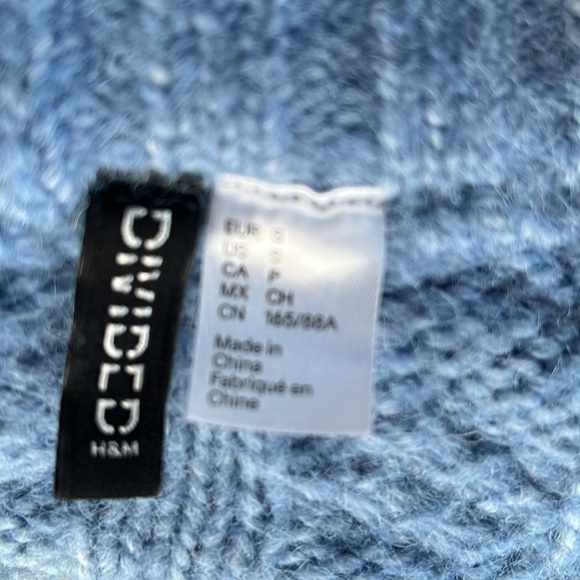 Cropped Cable knit sweater light blue sized small wool blend sweater vneck - Picture 8 of 9